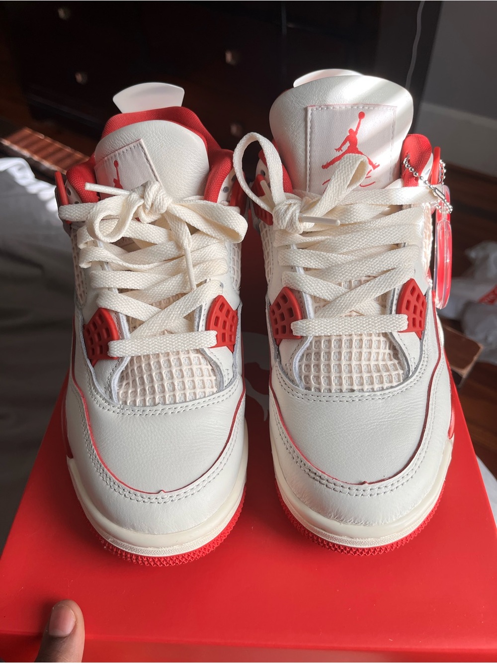 Jordan White and Red Retro Basketball Shoes size 6 only been worn 1 time